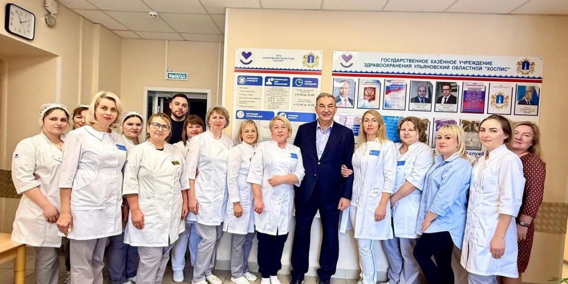 Ульяновский Хоспис получил кондиционеры от легенды мирового хоккея