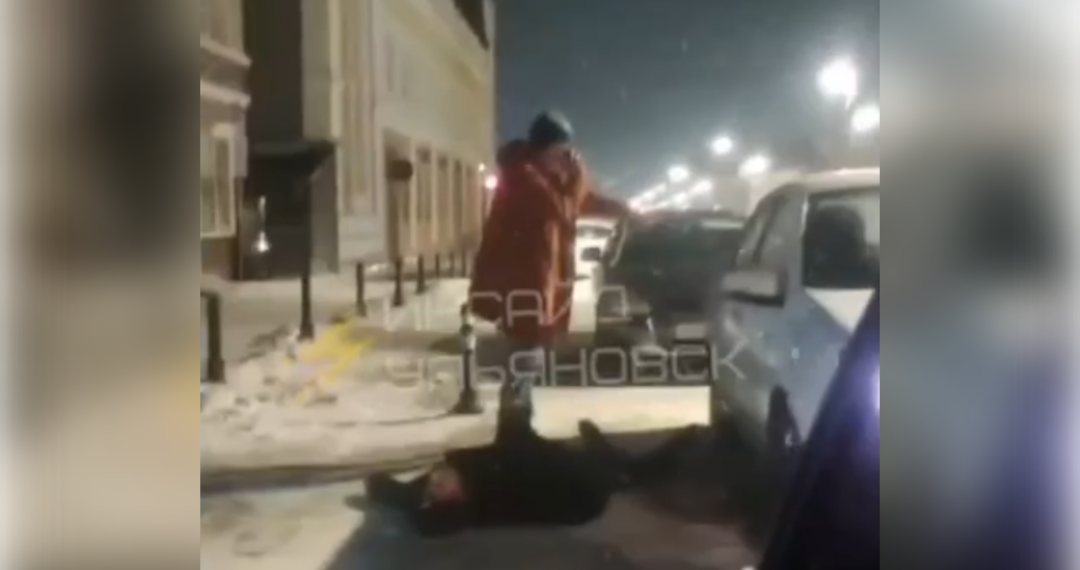 В Ульяновске таксист-иностранец напал с битой на пассажира