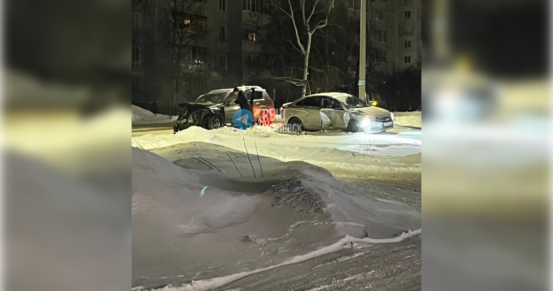 Неудачно повернул: на севере Ульяновска жёстко столкнулись две легковушки