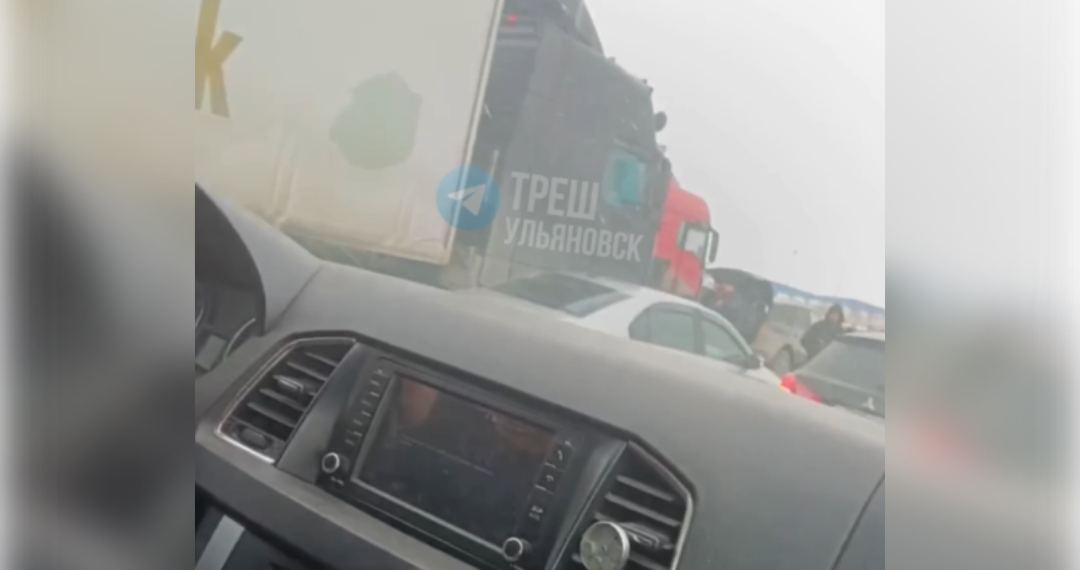 Две фуры не поделили дорогу на кольце «Ульяновск-Симбирск»