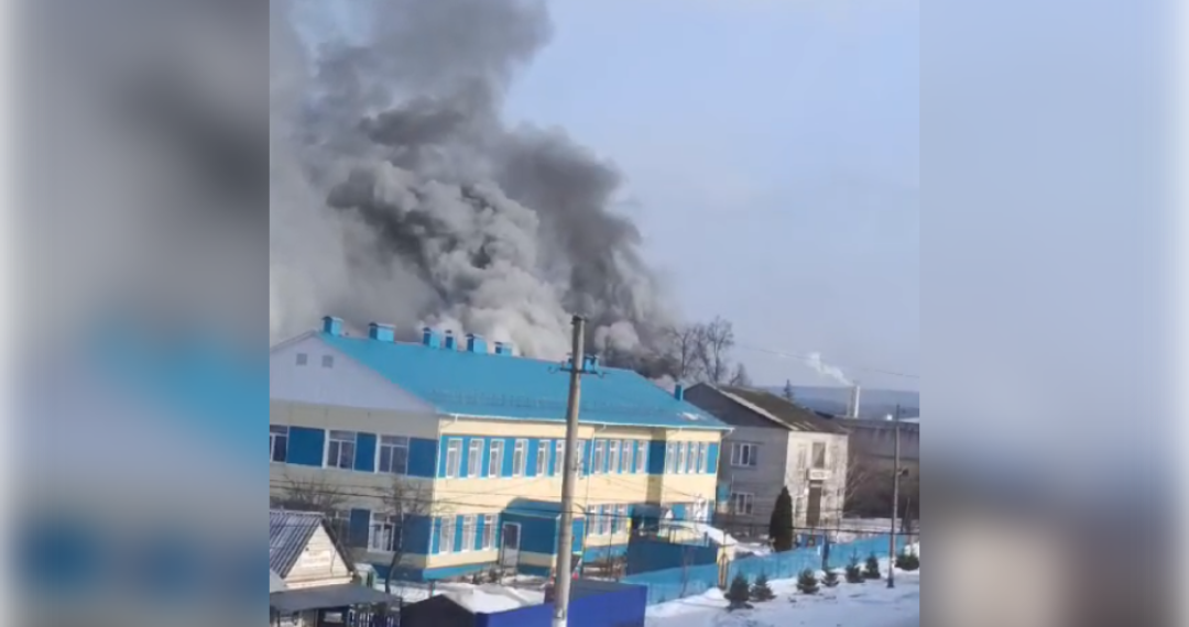 У пенсионного фонда в Инзе полыхает здание