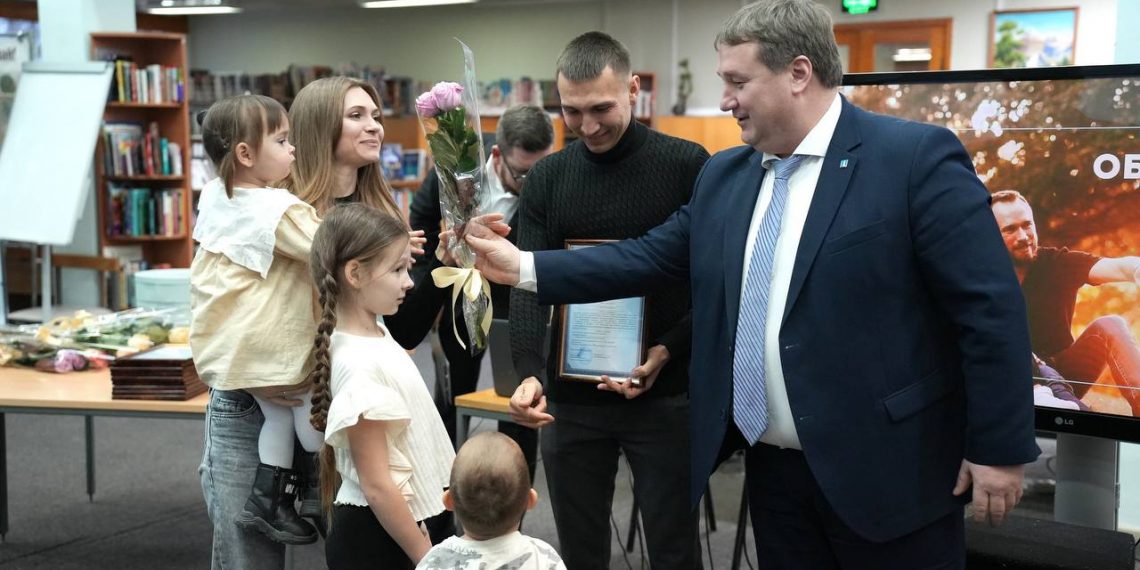 В канун дня всех влюблённых мэр Ульяновска раздавал квартиры