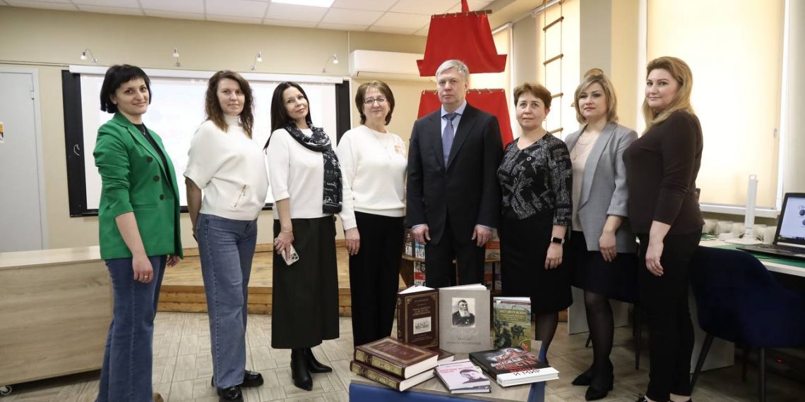 Губернатор дарит книги, а библиотеки Ульяновской области становятся круче