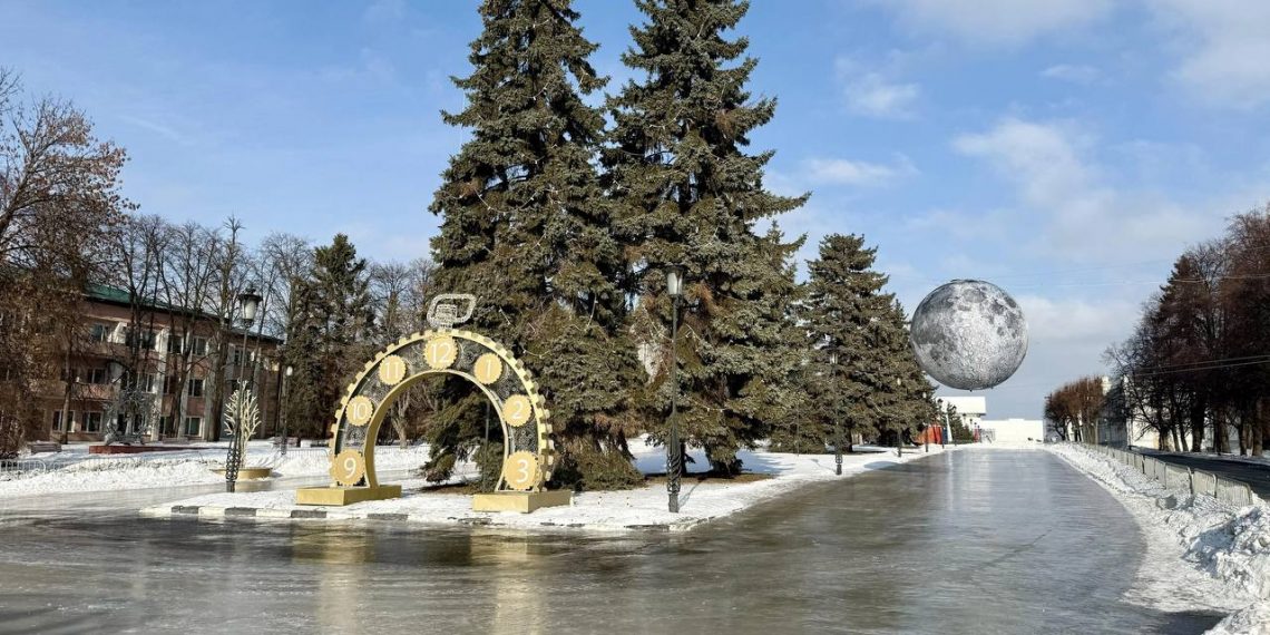 Ульяновская эспланада закрывает сезон: успейте покататься на коньках