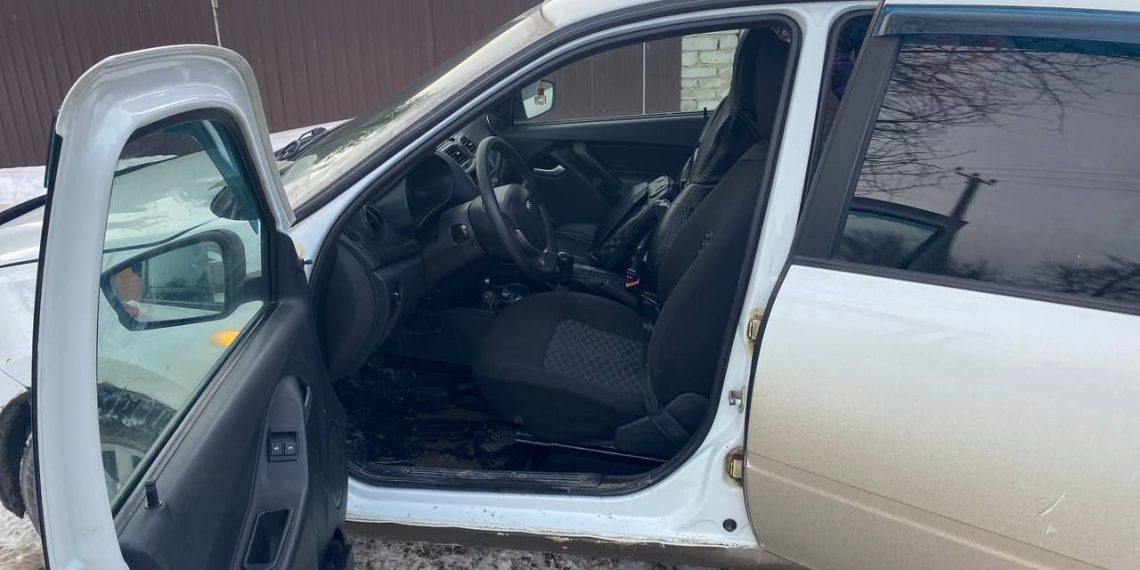 Ульяновские спасатели освободили малыша из запертого авто