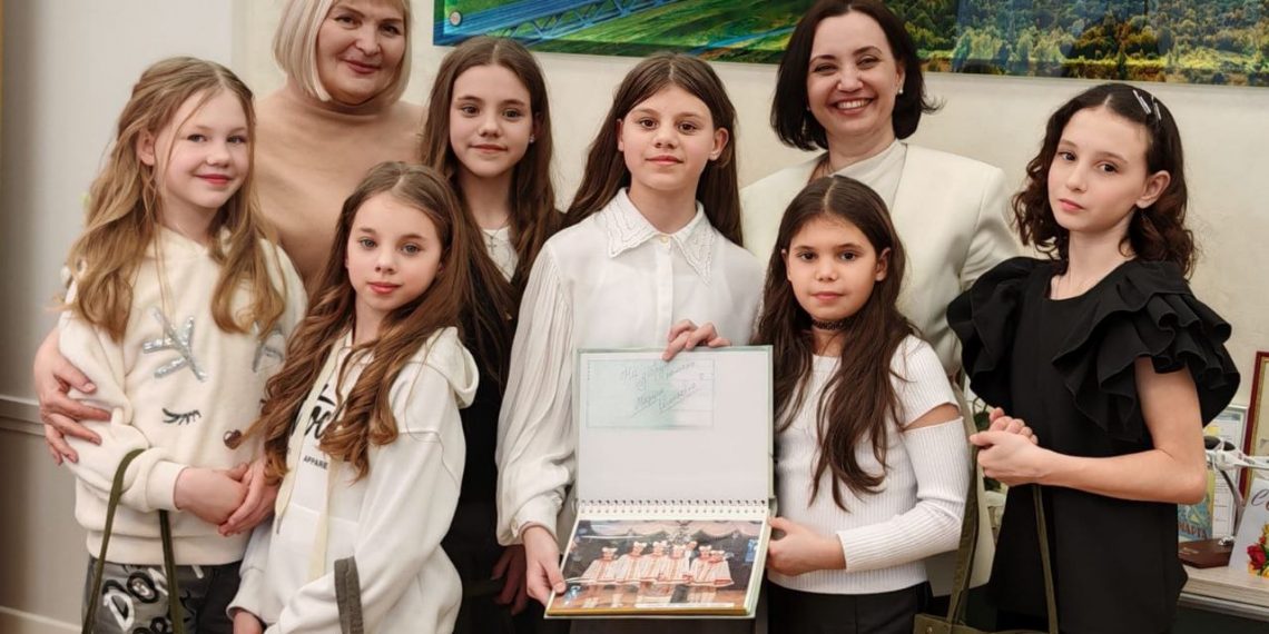 Вице-премьер Алексеева пригласила в гости звёздочек из Дома детства