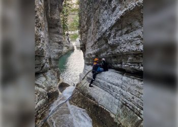 Туристку из Ульяновской области спасли в Агурском ущелье в Сочи