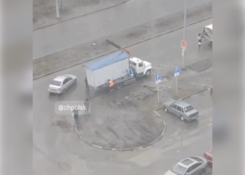 На проспекте Ливанова в Новом городе снесли остановку общественного транспорта