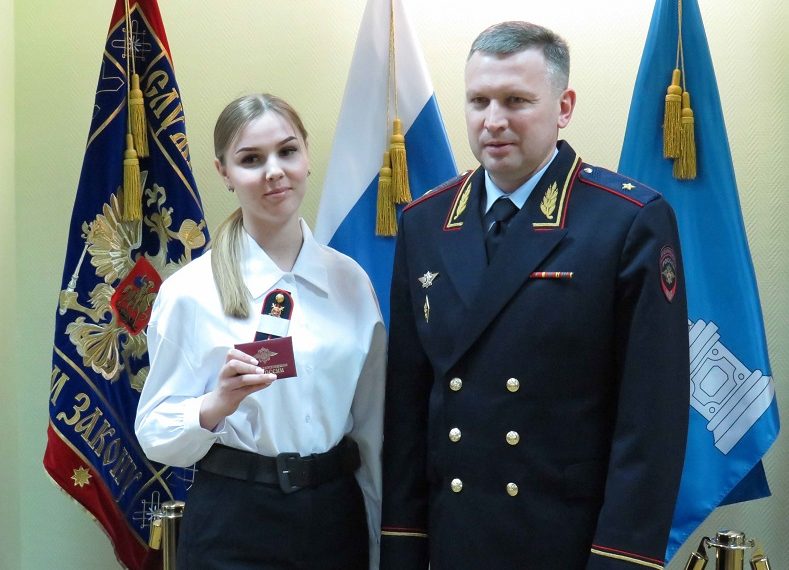 Петрушин вручил погоны новым ульяновским полицейским