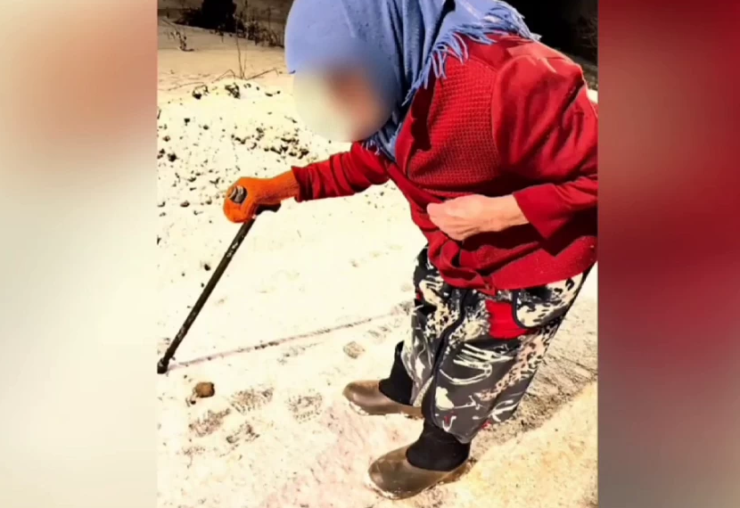 В Ульяновской области сотрудница полиции вернула домой 93-летнюю бабушку с потерей памяти