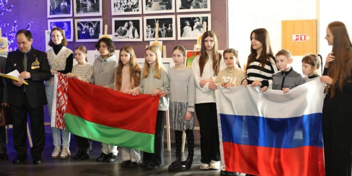 Картины юных ульяновских художников покажут на выставке в Беларуси