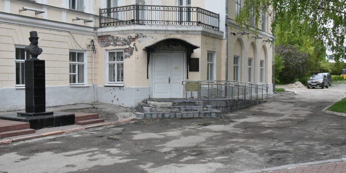 Болдакин пообещал оставить в покое ели у дома Языковых