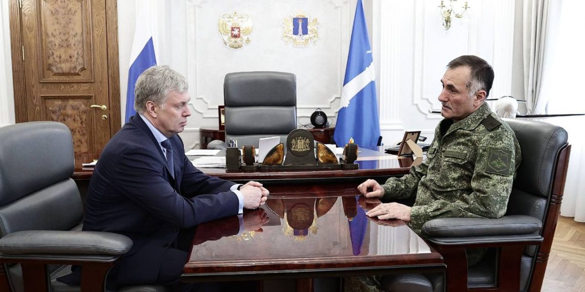 Русских обсудил с Хеирбековым открытие в Ульяновске училища военных лётчиков