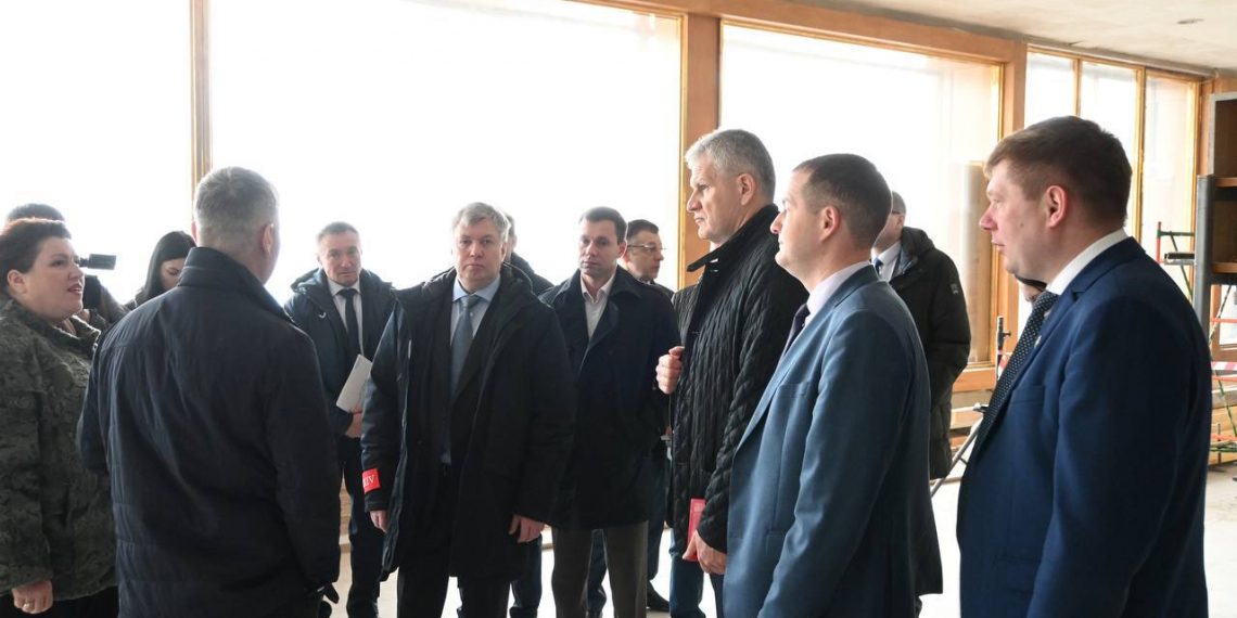 Реставрация под контролем: Русских оценил ход работ в Ленинском Мемориале