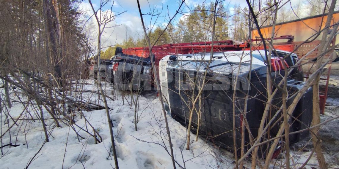 Автовоз с иномарками опрокинулся в Ульяновской области