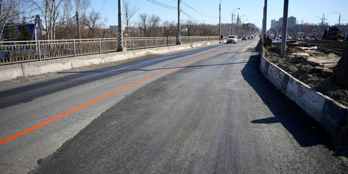 Новую схему движения запустили на Минаевском мосту в тестовом режиме