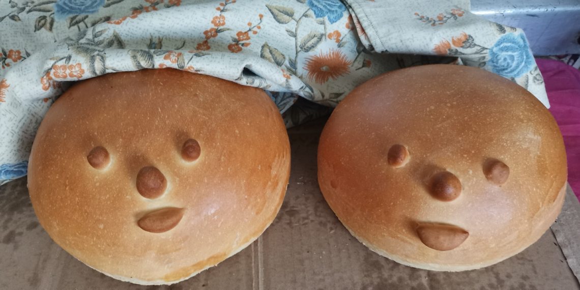 В Мостовой Слободе к Масленице напекли весёлых Колобков