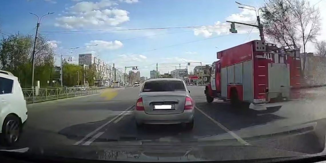 Пожарная машина сбила мотоциклиста на Песках в Ульяновске