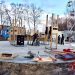 В парке Победы начали монтировать новую детскую площадку с уникальным дизайном