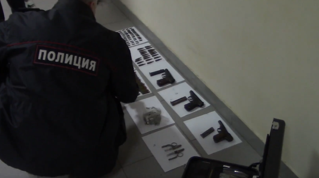 В Ульяновске задержали 21 члена группировки «УЗТС», изъяли много оружия