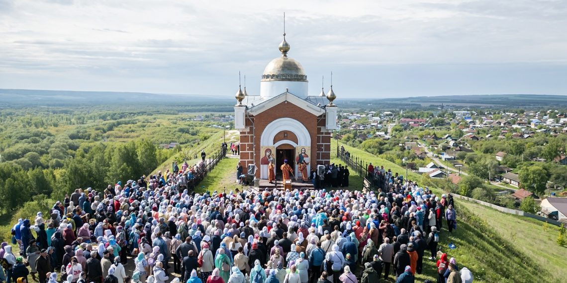 Пешком с молитвой: как принять участие в крестном ходе к Никольской горе