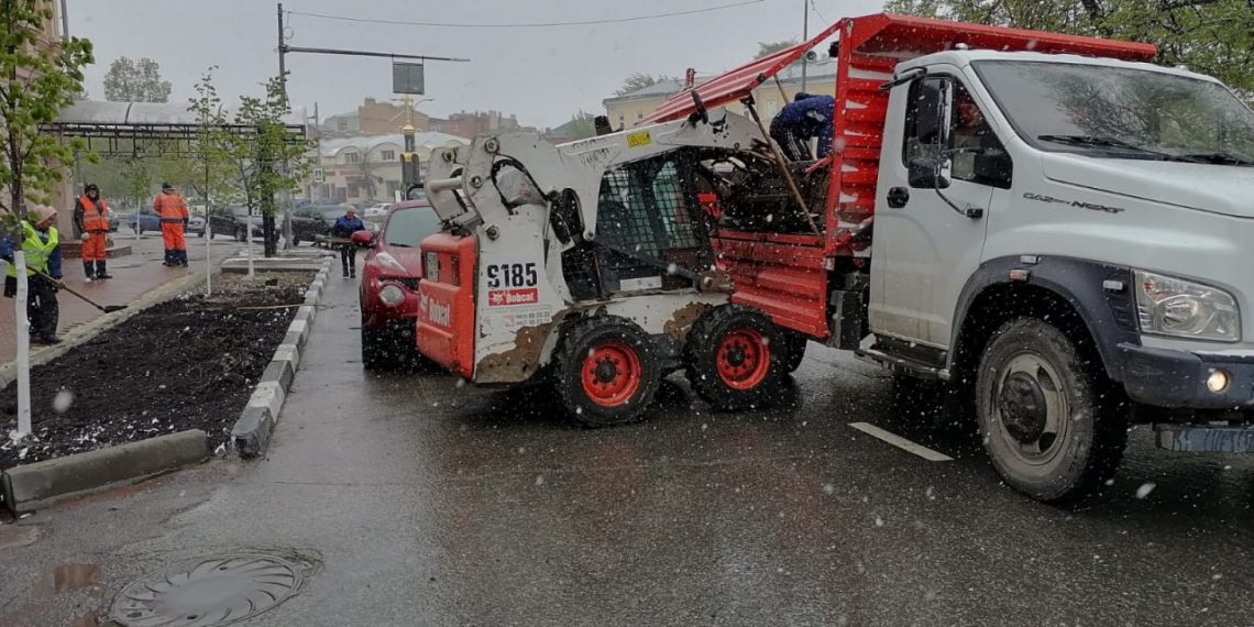 Снег не помеха: как Ульяновск преображают к Дню Победы