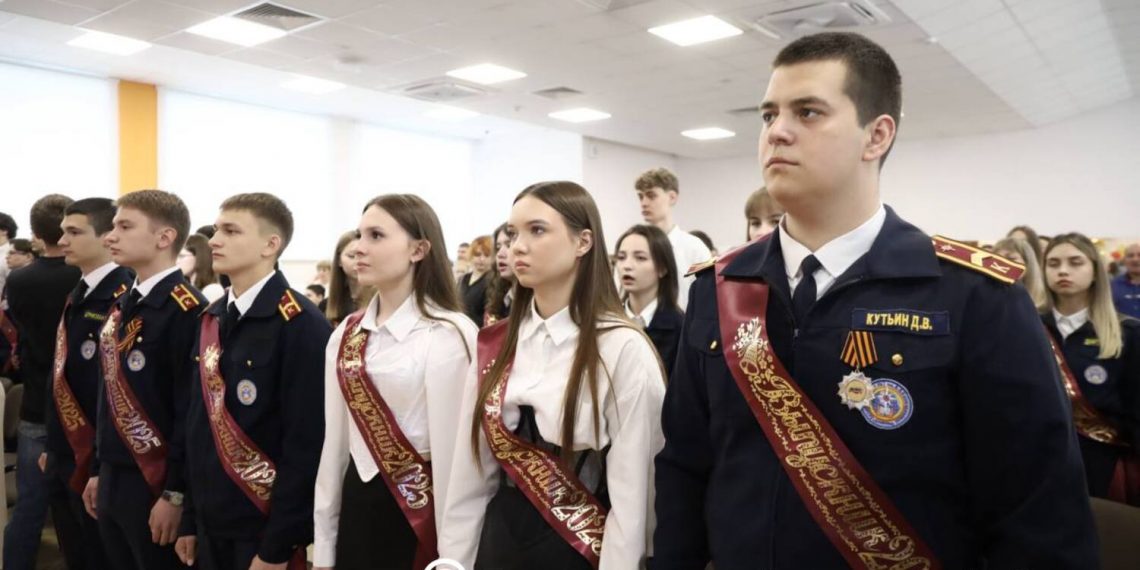 «Последний звонок» прозвенел для 16 тысяч выпускников Ульяновской области