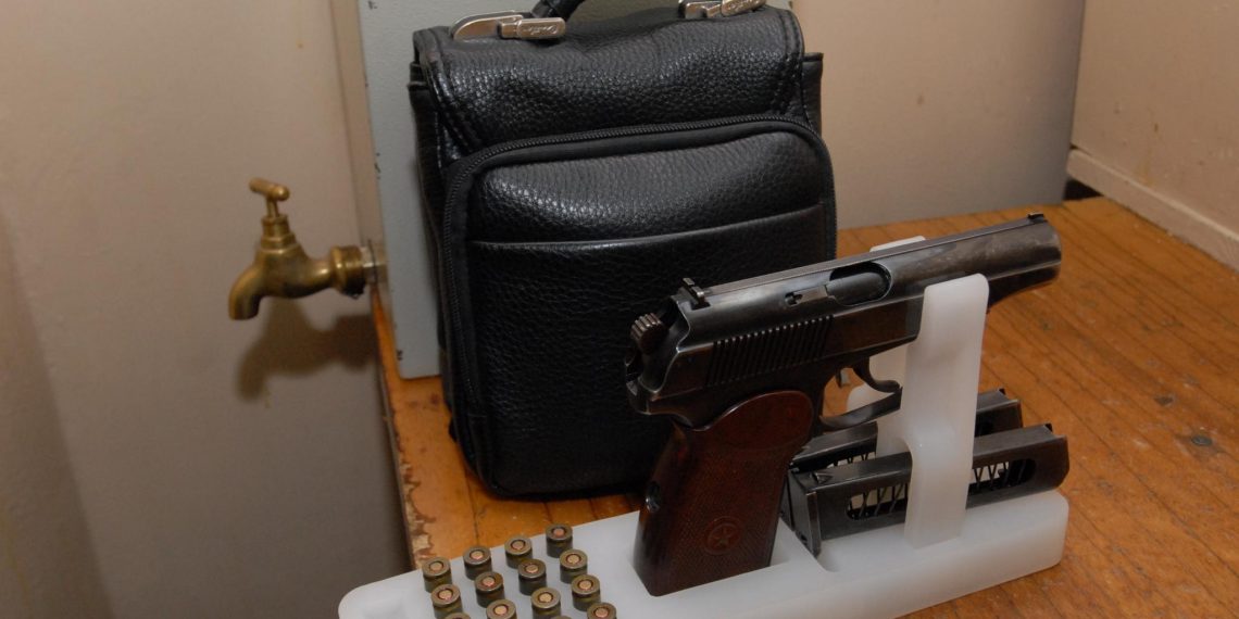 Оружие из леса и заброшенных домов: задержаны владельцы нелегальных арсеналов