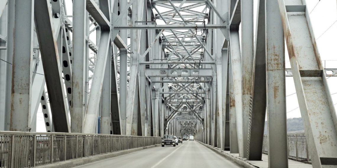 С 1 по 4 мая — новые маршруты: как объехать Императорский мост