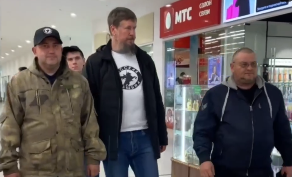 Ульяновская «Русская община» провела первый рейд в ТЦ «Аквамолл»