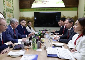 В правительстве рассказали о ключевых встречах Алексея Русских на ПМЭФ-2025