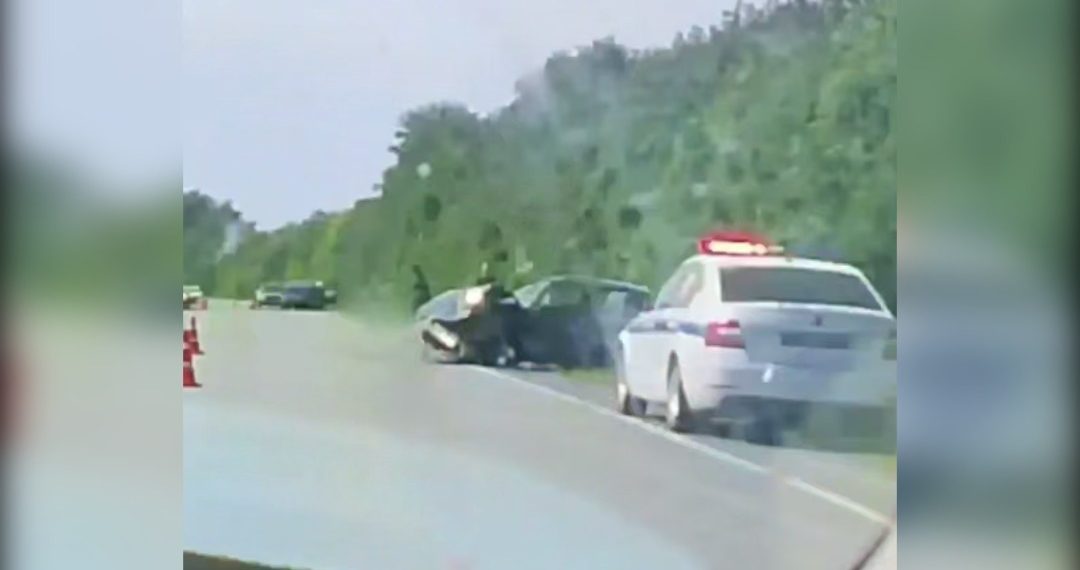 Четыре легковушки жёстко столкнулись четыре легковушки