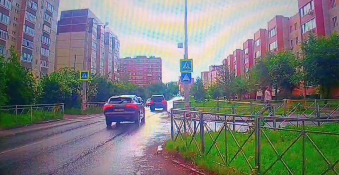 На Отрадной в Ульяновске автомобиль сбил ребенка на «зебре»