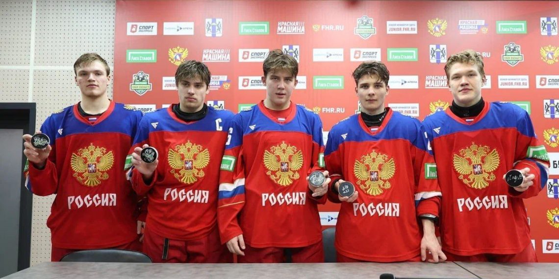 «Лига Добра» и Третьяк дарят Ульяновску современную хоккейную площадку