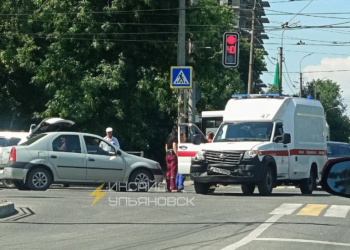 Легковушка и «скорая» столкнулись на севере Ульяновска