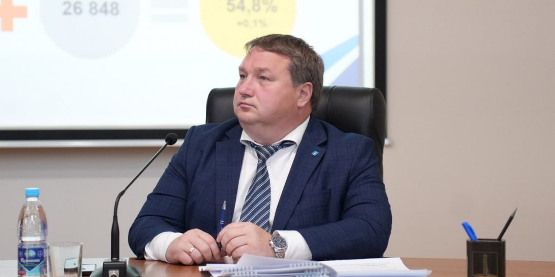 Болдакин поручил проверить отключение воды в душевых на Кольцевой, 18