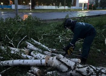 Болдакин лично проверил устранение последствий шквалистого ветра в Ульяновске