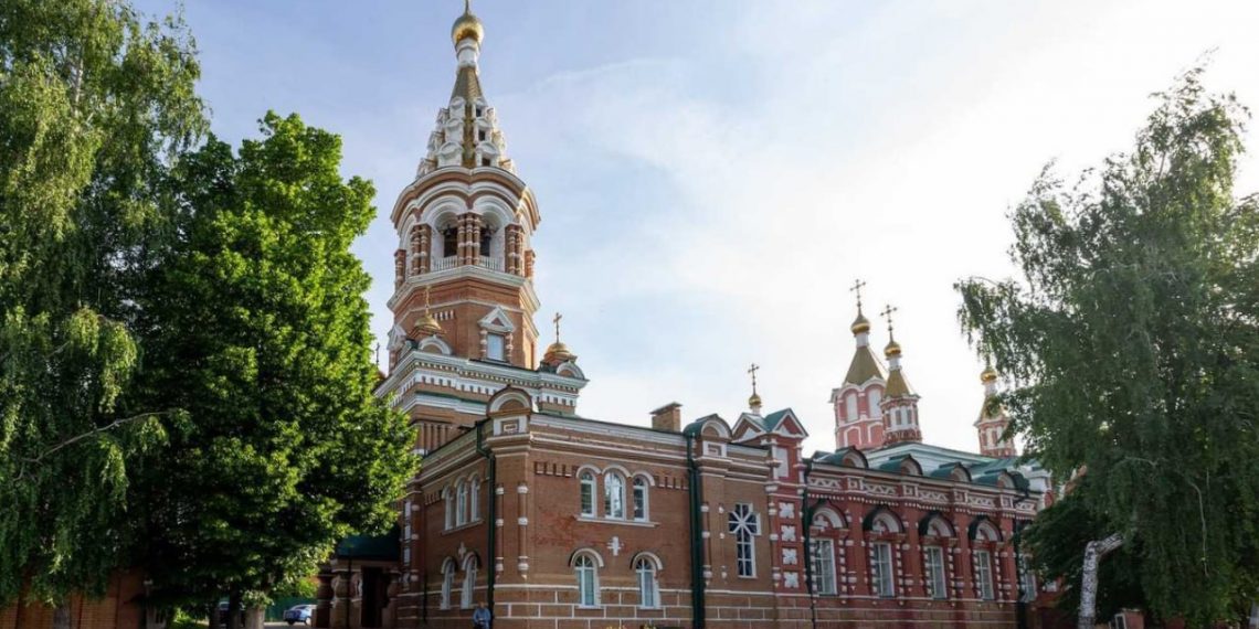 Русских и Болдакин поздравили ульяновцев с праздником Святой Троицы