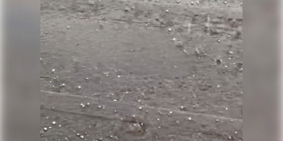 Новый город засыпало градом — видео