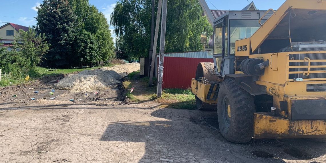 В ульяновском селе Луговое обновляют дорожное покрытие