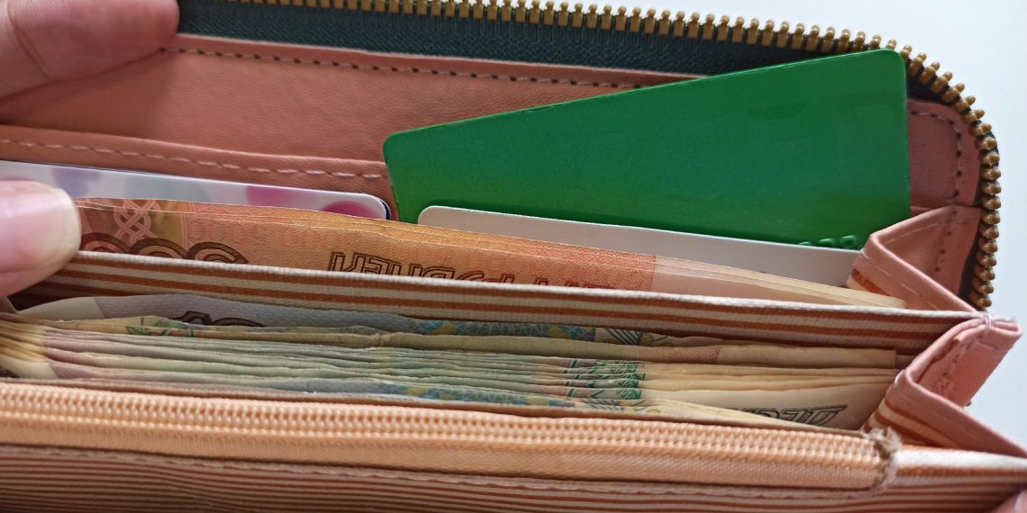 Какие отрасли лидируют по зарплатам в Ульяновской области