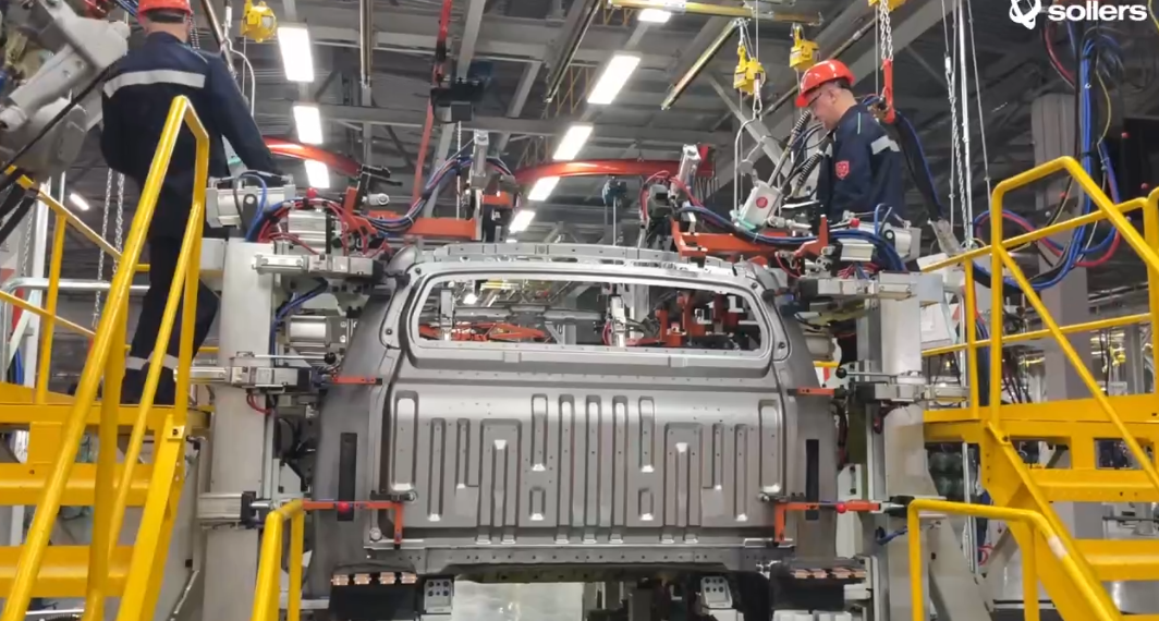 Появились первые кадры сборки пикапов Sollers ST9 на Ульяновском автозаводе