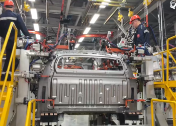 Появились первые кадры сборки пикапов Sollers ST9 на Ульяновском автозаводе