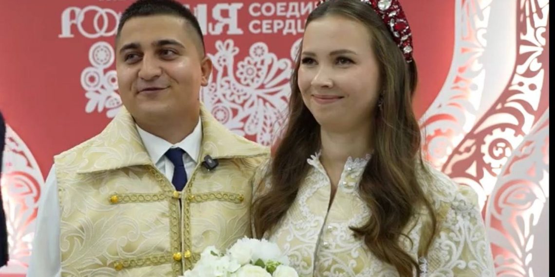 Ульяновские молодожёны стали частью всероссийского свадебного рекорда