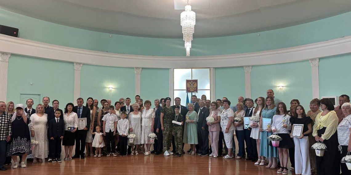 70 лет любви и верности: ульяновские юбиляры вдохновили молодоженов