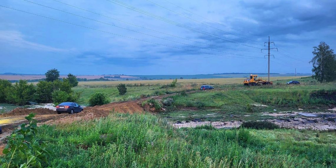 В Куроедово построили объездную дорогу вместо рухнувшего моста