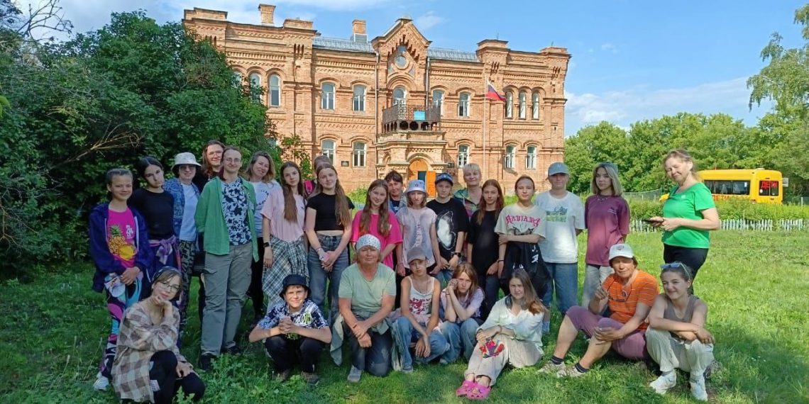 Художники со всей России собрались на ульяновском пленэре «Киселёвские зори»