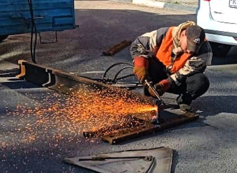 «Ульяновскэлектротранс» продолжает точечный ремонт трамвайных путей на Радищева