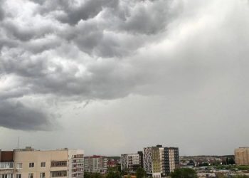 Гроза и ветер до 18 м/с: в Ульяновской области объявлено штормовое предупреждение