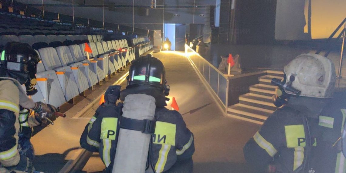 В Ульяновске «тушили» КРК «Современник» — фото